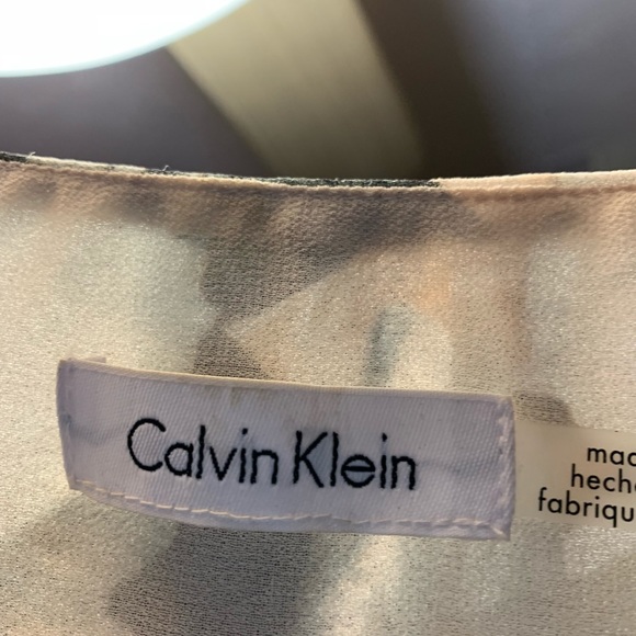 Calvin Klein ruffle sleeved blouse sz Large - Picture 3 of 3